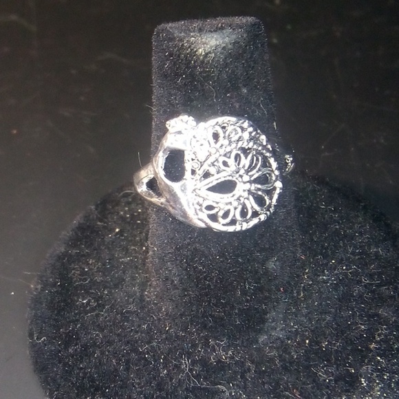 ❤️3/$10❤️NIP - Silver Tone Hollow Style New Design Ring - 6 - Picture 3 of 5